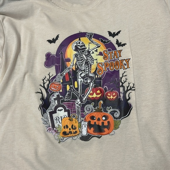 Women’s Large Stay Spooky Halloween Shirt - Picture 8 of 8